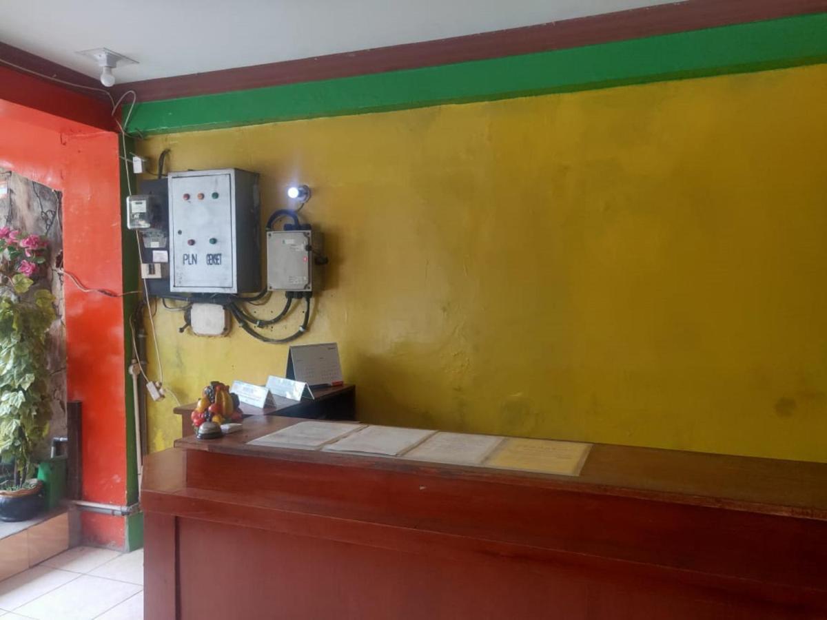 Oyo 90041 Hotel Sinar Lumayan Syariah 발릭파판 외부 사진